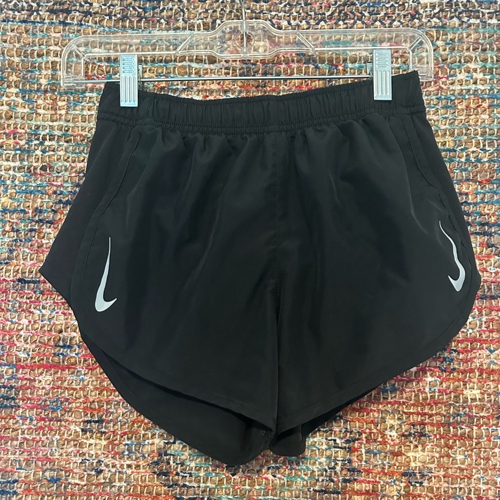 Selling a bunch of teen clothes both boys and girl!
